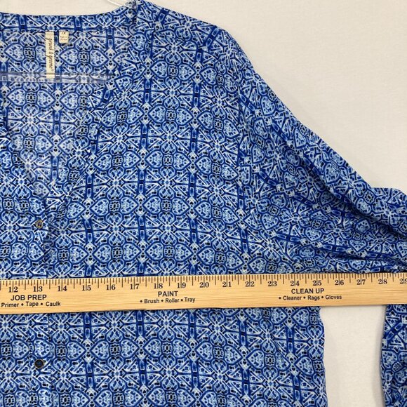 Grand & Green size 1X Blue V Neck Abstract Pattern Ultra Soft Blouse Office - Picture 8 of 12